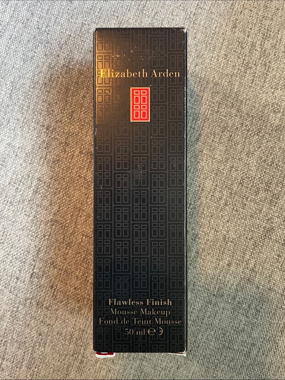Elizabeth Arden Black and Red Flawless Finish Mousse Makeup